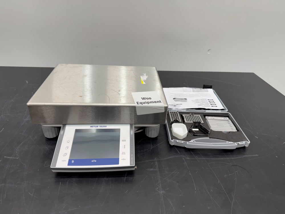 Image of Mettler Toledo XP64001L precision laboratory scale